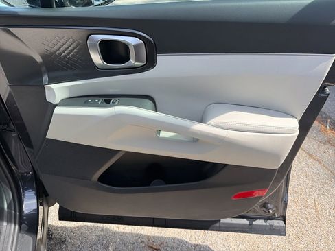 Certified 2025 Kia Sorento EX w/ Panoramic Sunroof Package FWD image 27