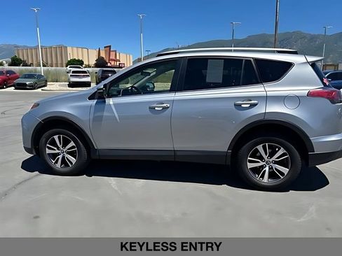 Used 2018 Toyota RAV4 XLE AWD/4WD image 6
