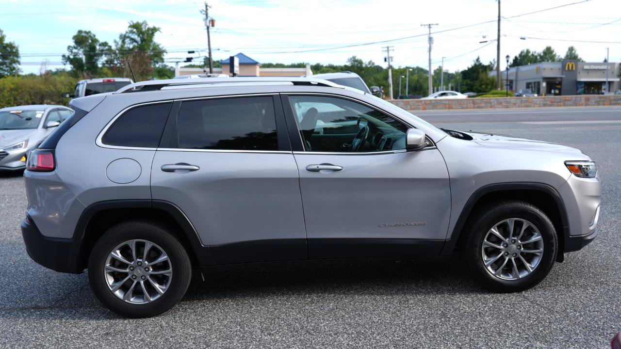 Used 2020 Jeep Cherokee Latitude Plus w/ Comfort/Convenience Group AWD/4WD image 4