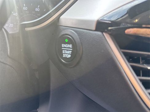 Used 2021 Ford Escape SE image 25
