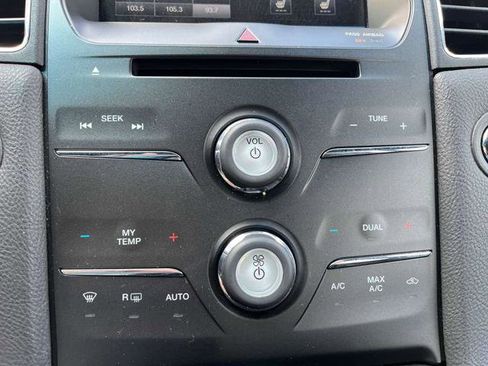 Used 2015 Ford Taurus SEL w/ Equipment Group 201A image 29