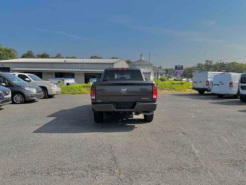 Used 2018 RAM 1500 Express image 6