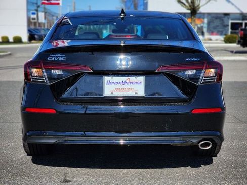 Used 2025 Honda Civic Sport image 4