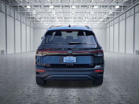 New 2026 Volkswagen Taos SE image 4