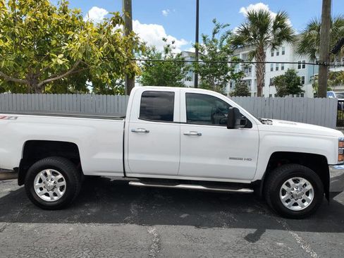 Used 2015 Chevrolet Silverado 2500 LT image 2