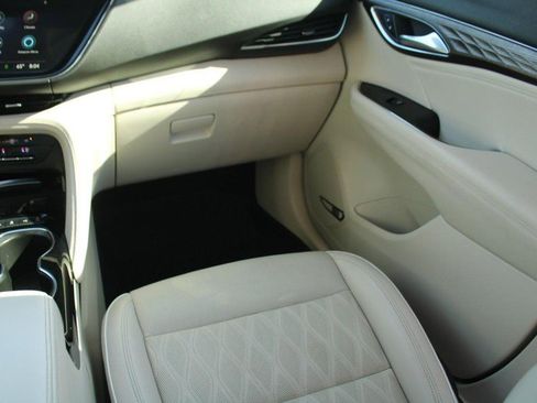 Used 2022 Buick Envision Avenir w/ Technology Package II image 15