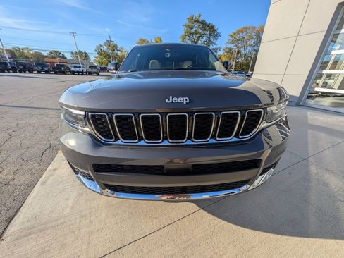 New 2025 Jeep Grand Cherokee L Limited image 9