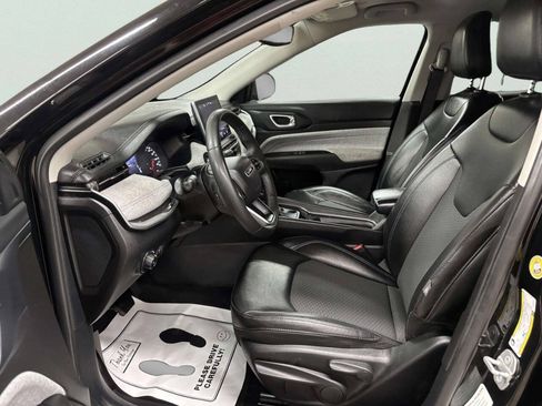 Used 2022 Jeep Compass Latitude FWD image 14