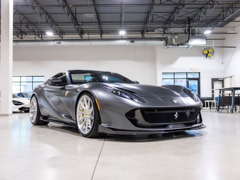Used 2023 Ferrari 812 GTS image 3