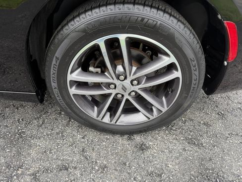 Used 2019 Dodge Charger SXT AWD/4WD image 39