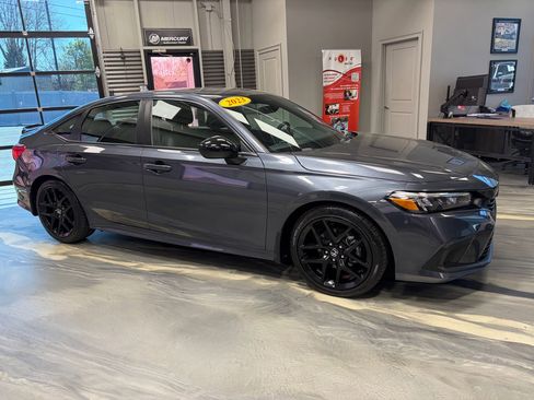 Used 2023 Honda Civic Sport image 28