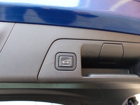 Used 2022 Buick Envision Essence w/ Technology Package I image 40