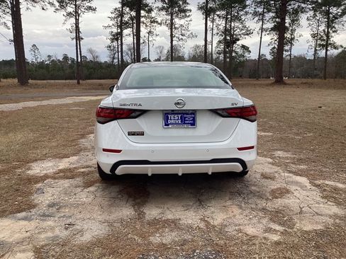 Used 2023 Nissan Sentra SV image 4