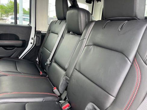 Used 2025 Jeep Wrangler Unlimited Rubicon AWD/4WD image 53