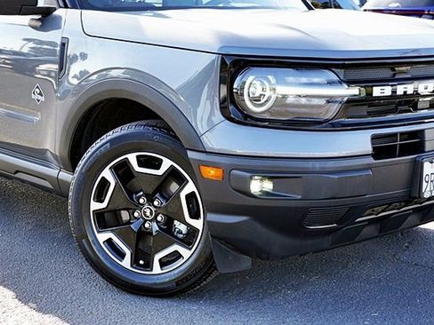 Used 2024 Ford Bronco Sport Outer Banks w/ Tech Package AWD/4WD image 4