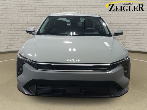 New 2026 Kia K4 LXS image 2