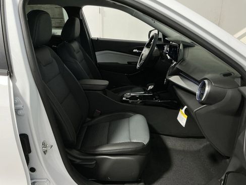 New 2026 Chevrolet Trax LT w/ Driver Confidence Package image 32