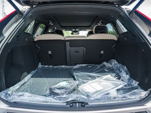 New 2026 Volvo XC60 B5 Plus w/ Protection Package Premier AWD/4WD image 10