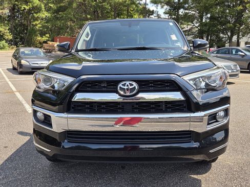Used 2018 Toyota 4Runner Limited AWD/4WD image 2