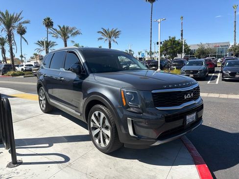 Used 2022 Kia Telluride S FWD image 15