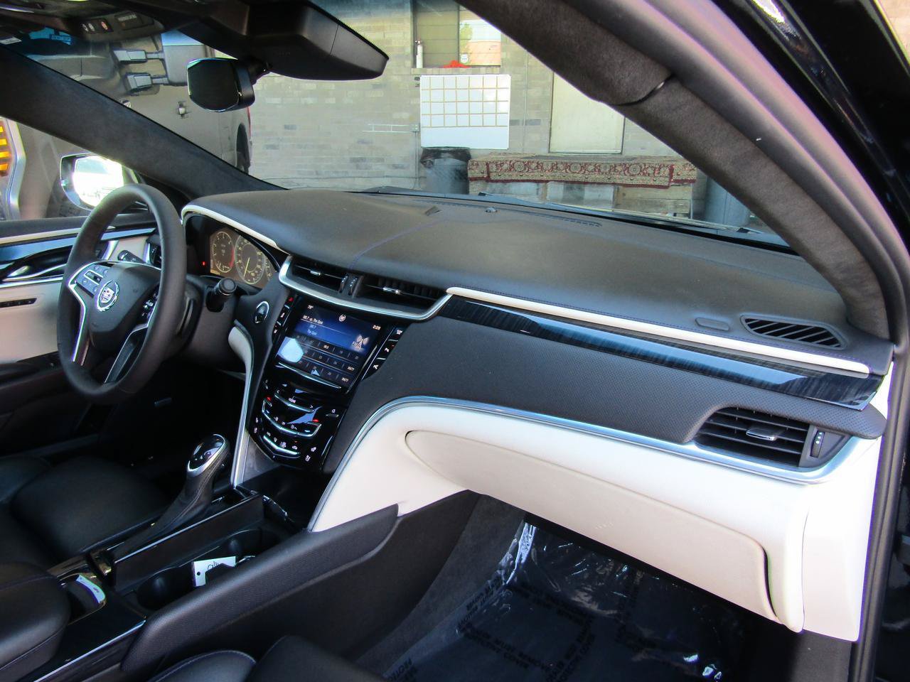Used 2014 Cadillac XTS Platinum FWD image 11