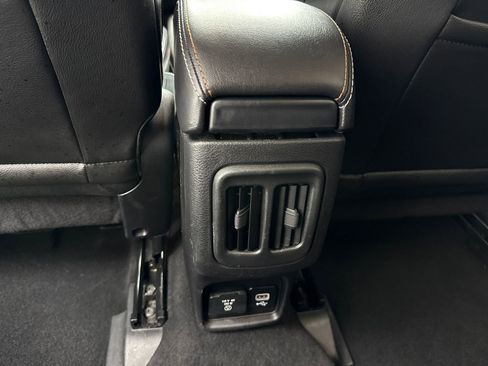 Used 2018 Jeep Compass Latitude w/ Popular Equipment Group AWD/4WD image 37
