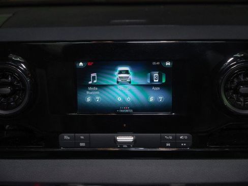 Used 2021 Mercedes-Benz Sprinter 2500 image 19