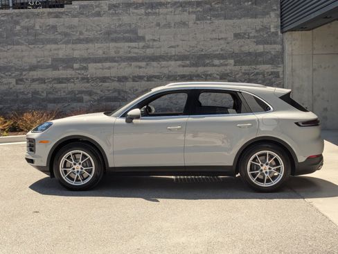 Certified 2026 Porsche Cayenne E-Hybrid AWD/4WD image 2