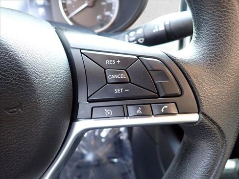 Used 2022 Nissan Versa SV image 14