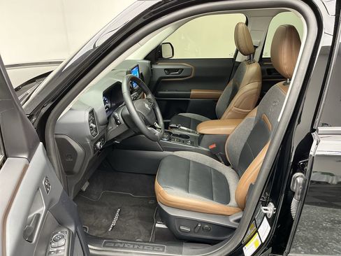 Used 2023 Ford Bronco Sport Outer Banks w/ Tech Package image 3