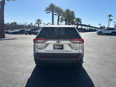 Used 2025 Toyota RAV4 LE AWD/4WD image 6