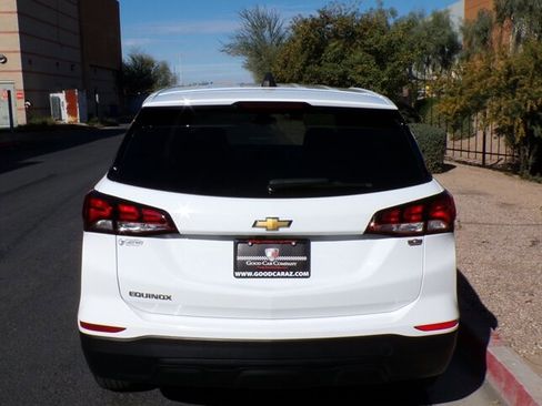 Used 2022 Chevrolet Equinox LS w/ LS Convenience Package image 4