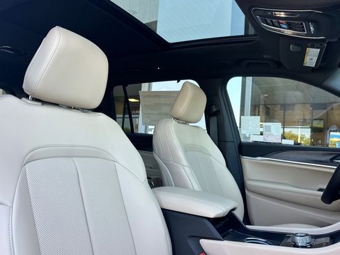 New 2025 Jeep Grand Cherokee L Limited w/ Luxury Tech Group II image 18