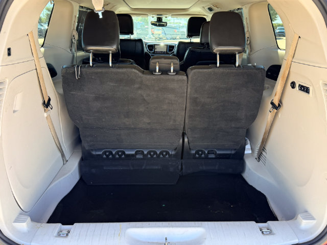 Used 2018 Chrysler Pacifica Limited FWD image 21
