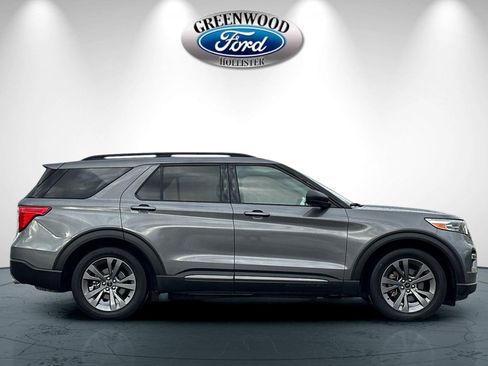 Certified 2021 Ford Explorer XLT w/ Equipment Group 202A image 3