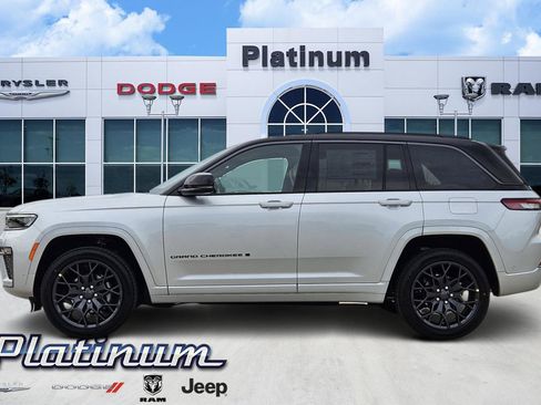 New 2026 Jeep Grand Cherokee Summit AWD/4WD image 3