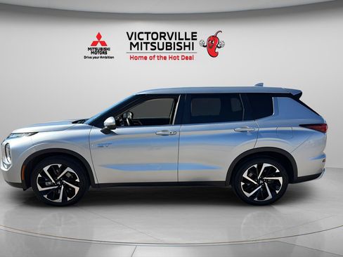 Used 2023 Mitsubishi Outlander 4WD Plug-In Hybrid image 6