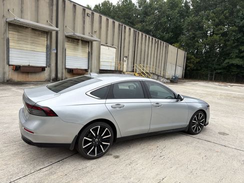 Used 2024 Honda Accord Touring image 12