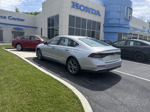 Used 2024 Honda Accord EX image 3