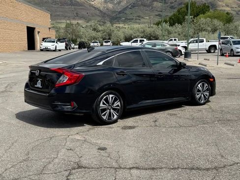 Used 2017 Honda Civic EX-T image 4