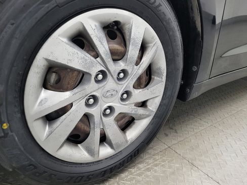 Used 2020 Hyundai Elantra SE image 31