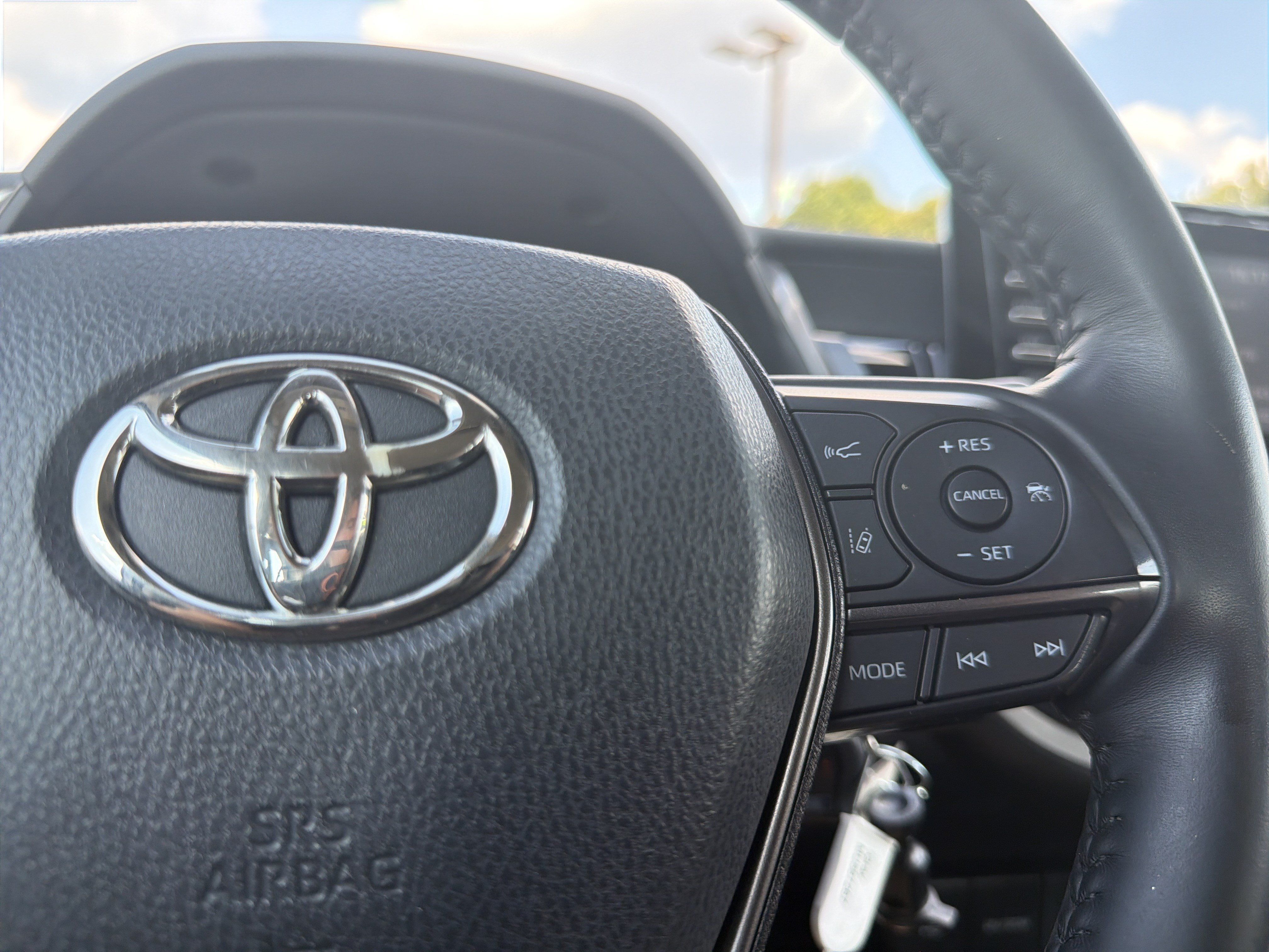 Used 2021 Toyota Camry SE FWD image 10