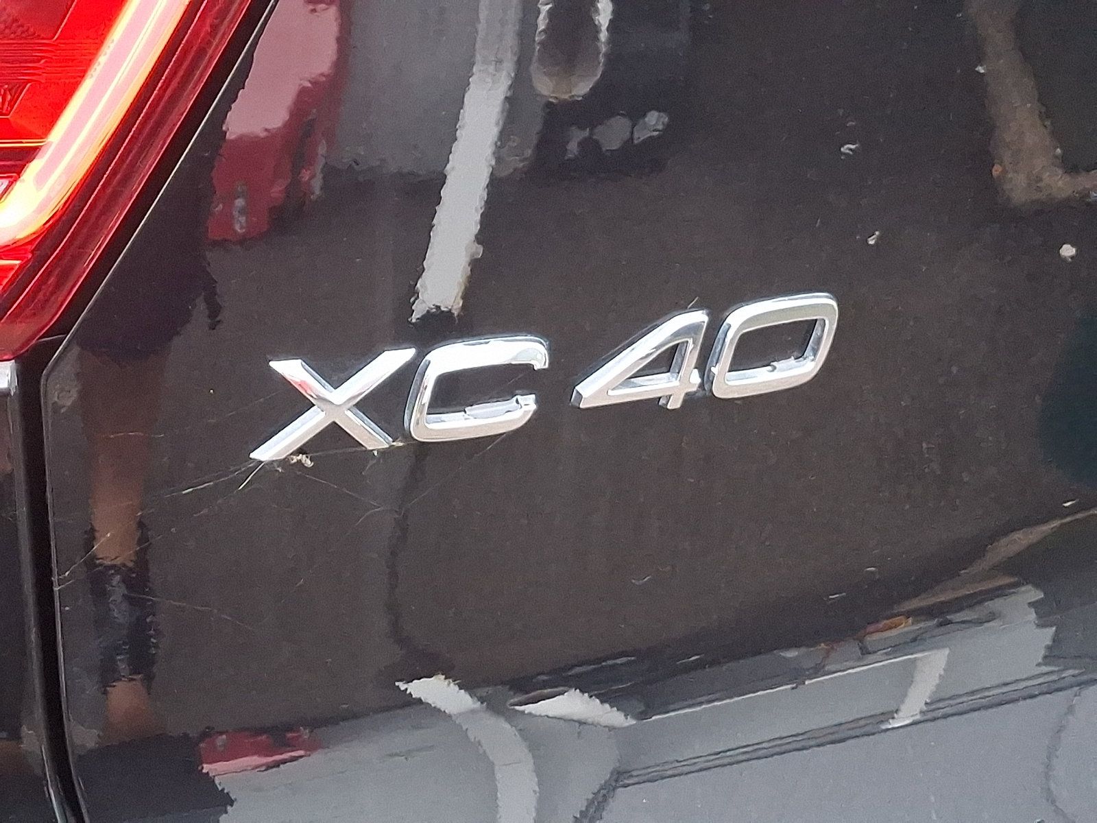 Used 2023 Volvo XC40 B5 Plus w/ Climate Package AWD/4WD image 4