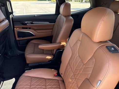 Used 2025 Kia Telluride SX Prestige X-Line image 12