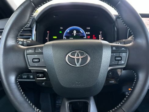 Used 2025 Toyota Camry SE w/ Multimedia Upgrade Package FWD image 20