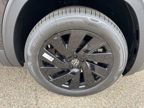 New 2026 Volkswagen Atlas SE image 23