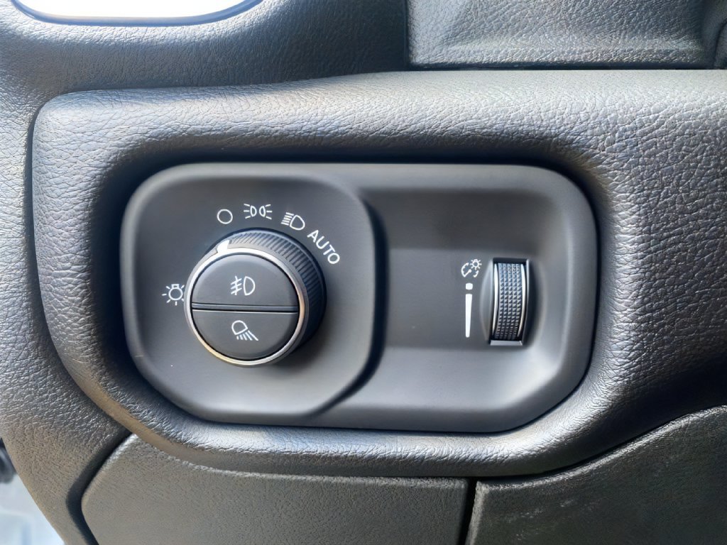 Used 2025 RAM 2500 Big Horn AWD/4WD image 16