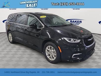 Used 2024 Chrysler Pacifica Touring-L