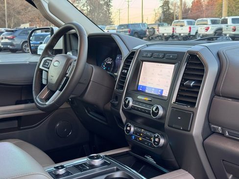 Used 2021 Ford Expedition XLT image 22