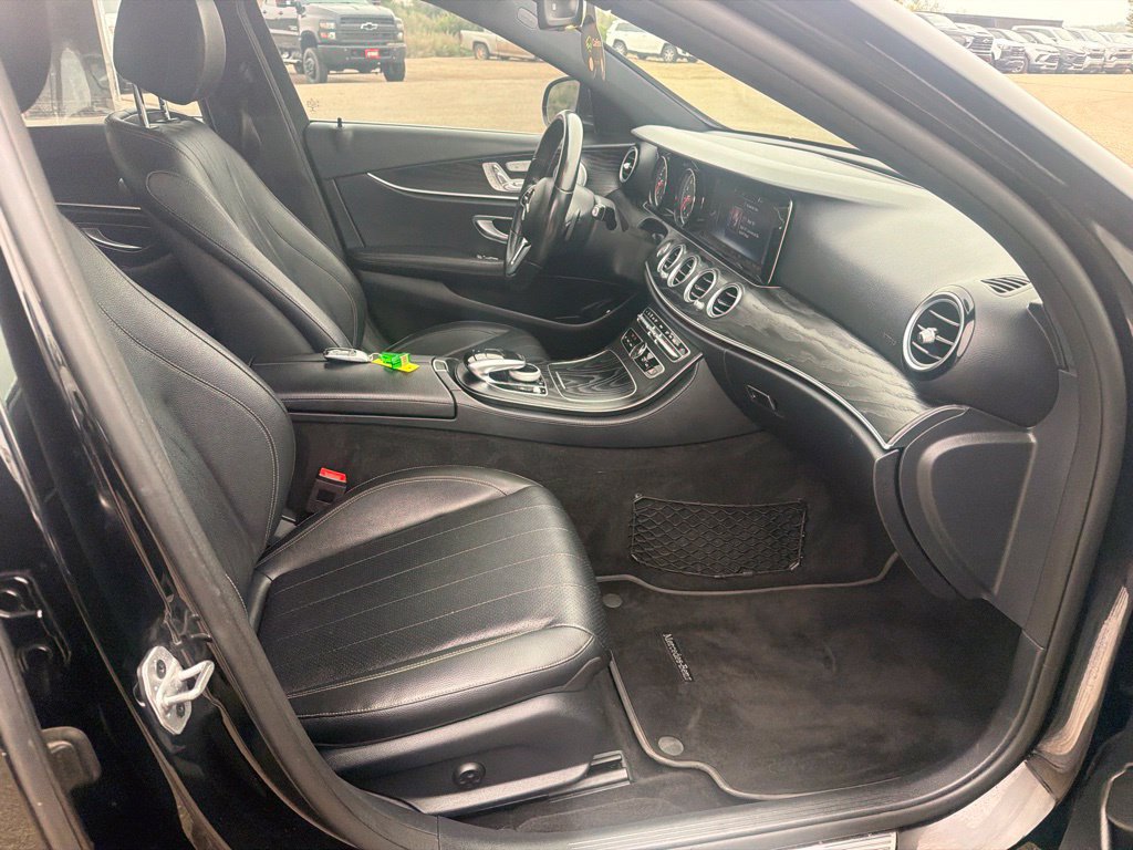 Used 2019 Mercedes-Benz E 300 4MATIC image 31